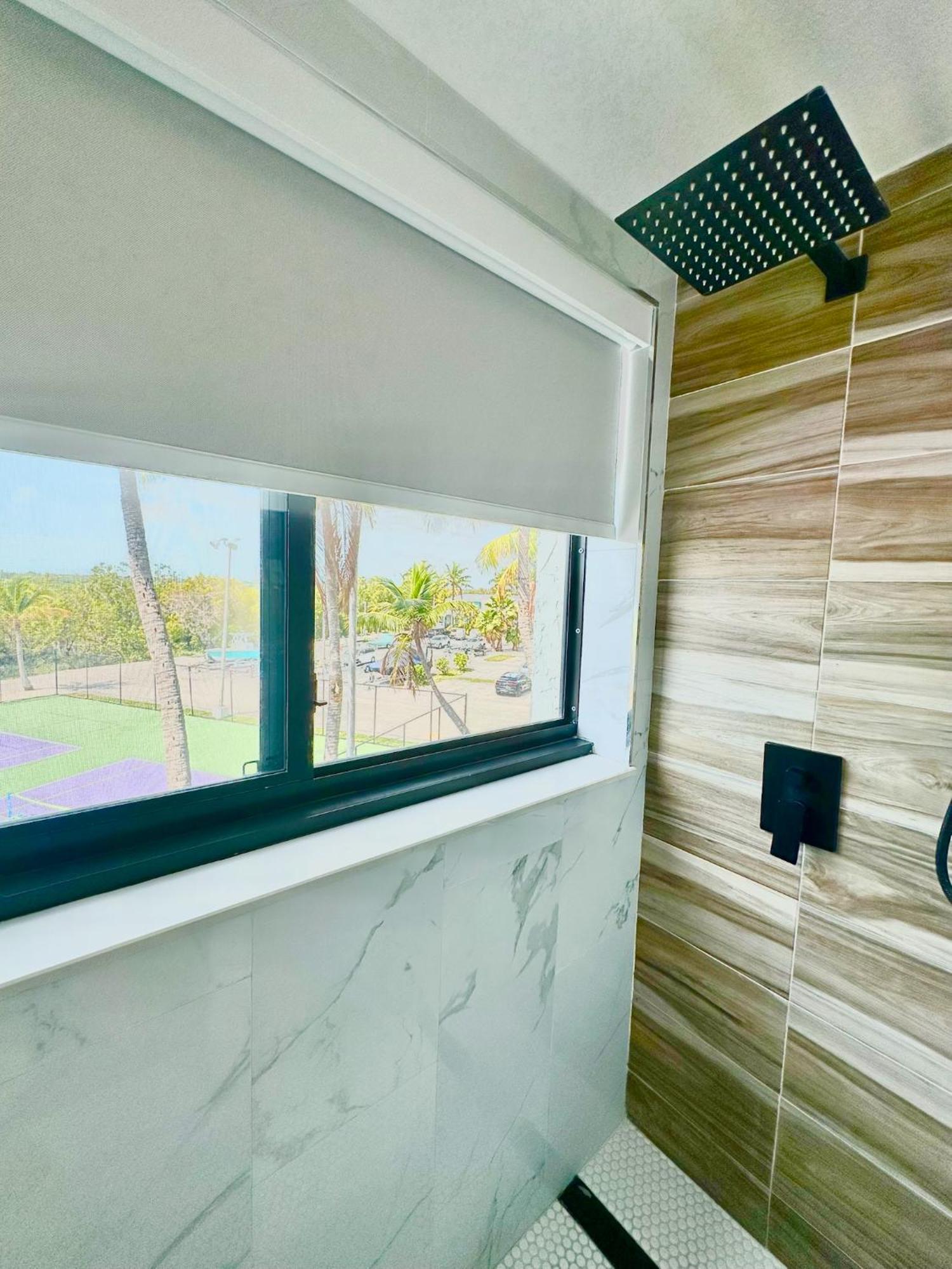 Tower 2 Master Suites, 2 Kings Beds, Marina Key Largo Exterior photo